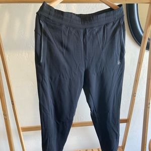 Rhone joggers size XL
